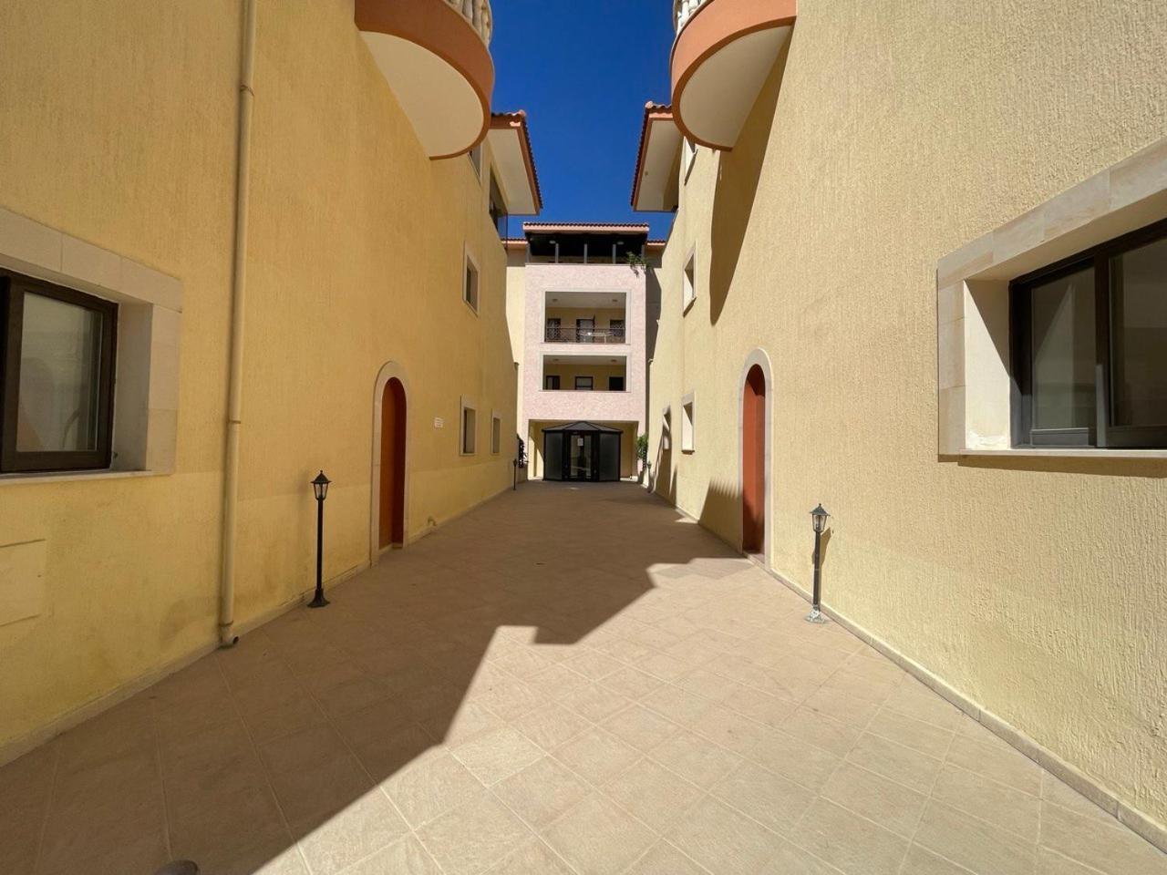 Queens Gardens Paphos Esterno foto