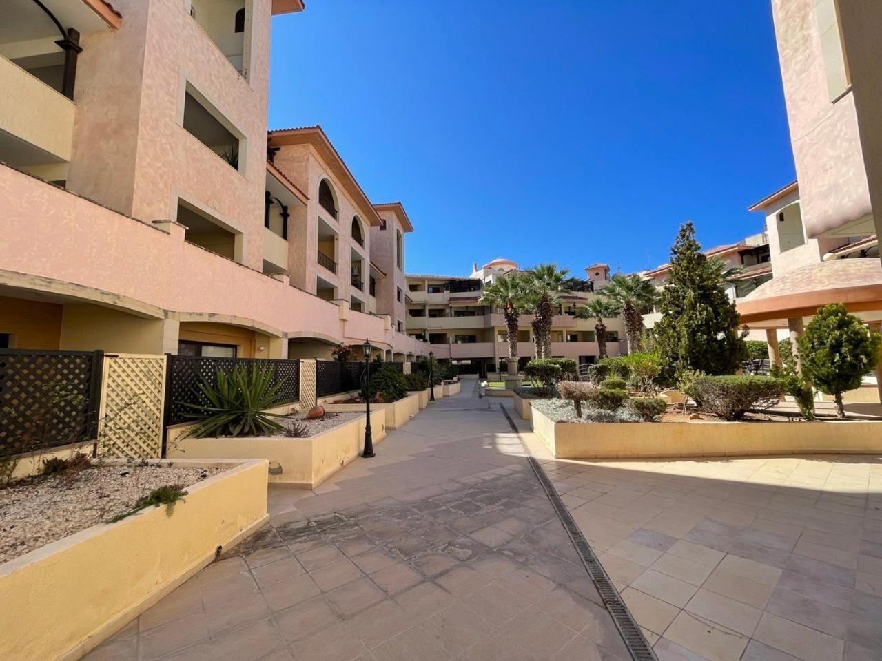 Queens Gardens Paphos Esterno foto