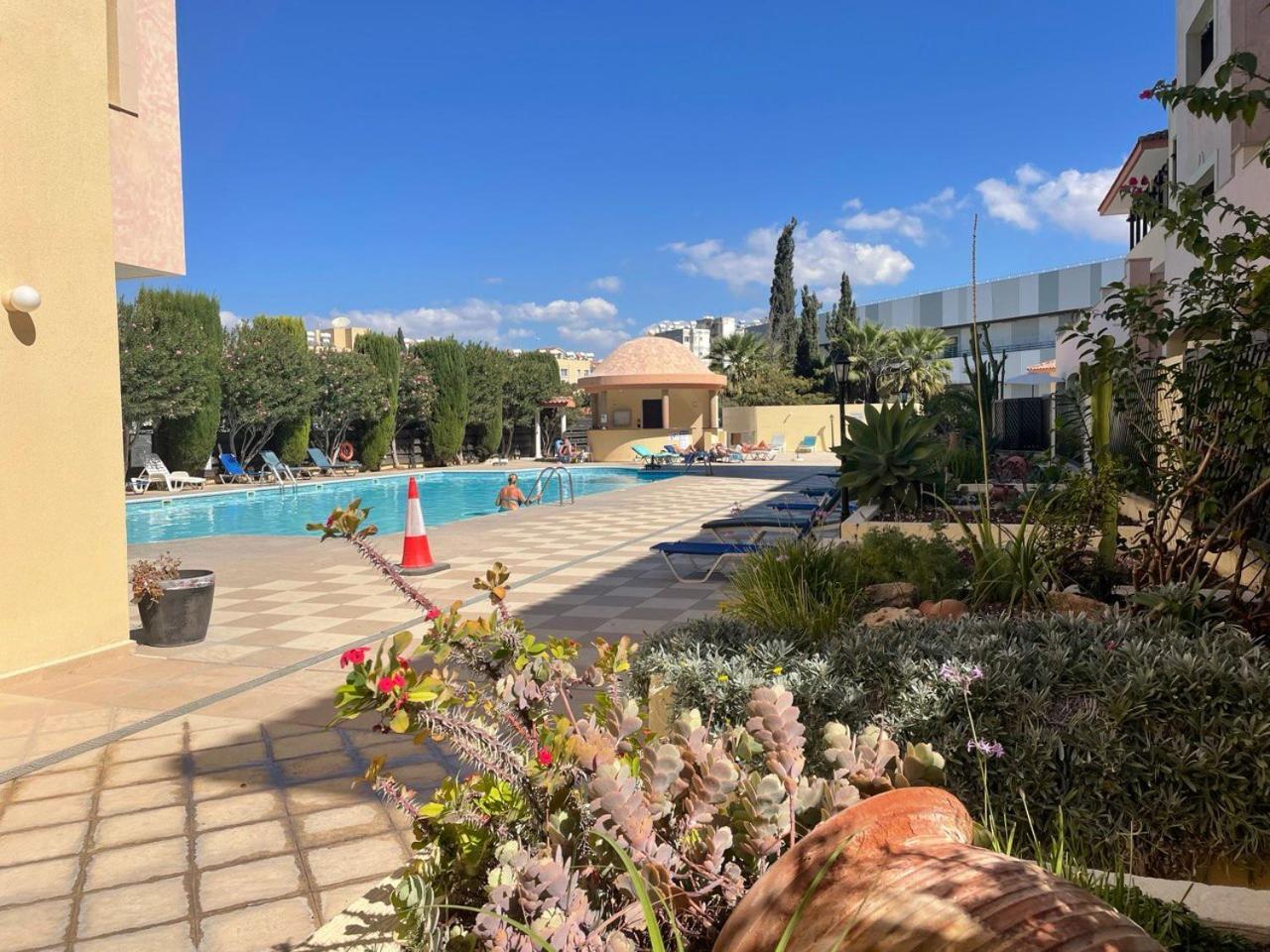 Queens Gardens Paphos Esterno foto